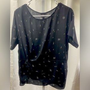 Worthington Top Womens Sz M Black Multicolor‎ Short Sleeve Scoop Neck Twist Hem